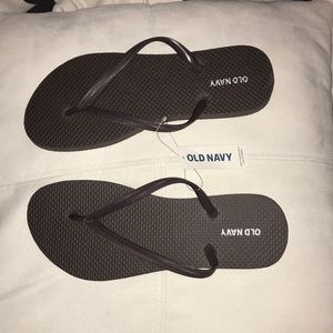 NEVER WORN brown Old Navy flip-flops